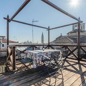 Apartment San Marco Vista Sui Tetti Veneziani, Venedig