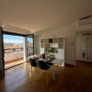 Isola- Attico Con Balcone Appartamento Milano