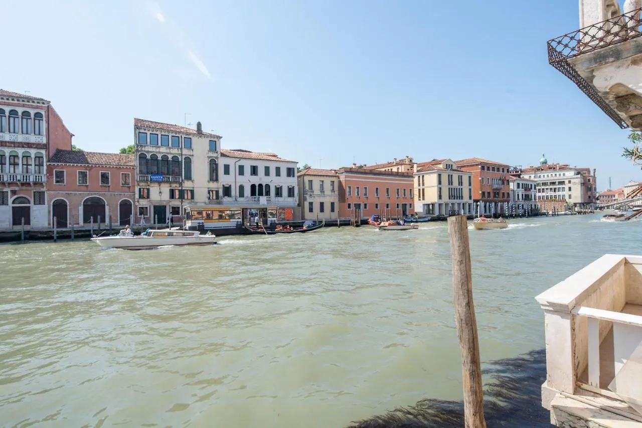 Διαμέρισμα Palace Canal View By Wonderful Italy Βενετία